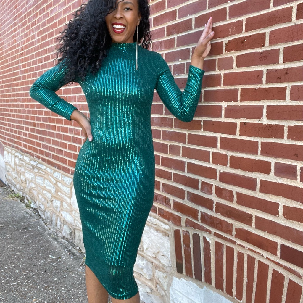 green sequin midi dress Ruched Side Split Leg  AX Paris The delicate sequin embellishments and unique asymmetrical hem create a look thats both captivating and romantic Anissa-Backless Sequin Midi Dress in